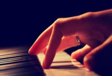 经纪人：我觉得阿方索是被教练施压才首发的，他现在心情低落.